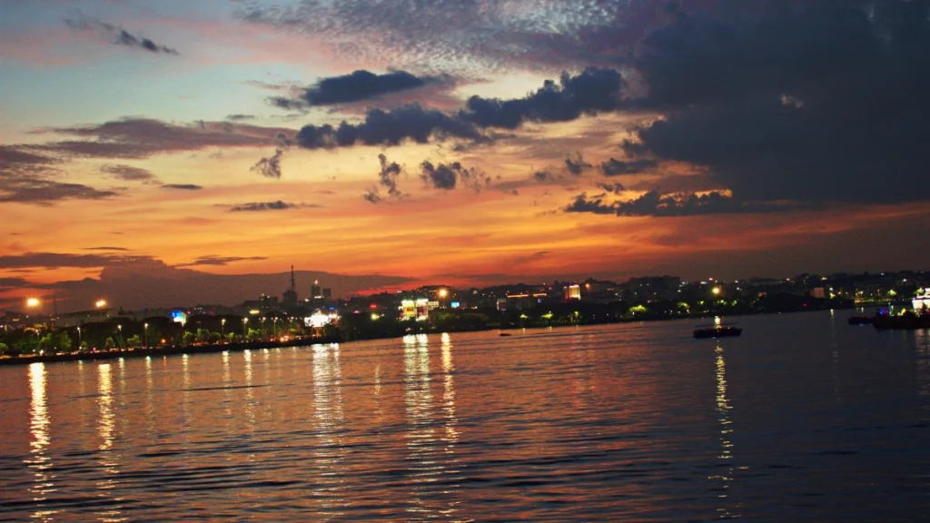 Hussain Sagar Lake