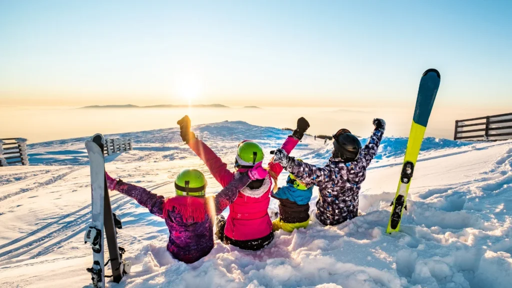 skiing himachal