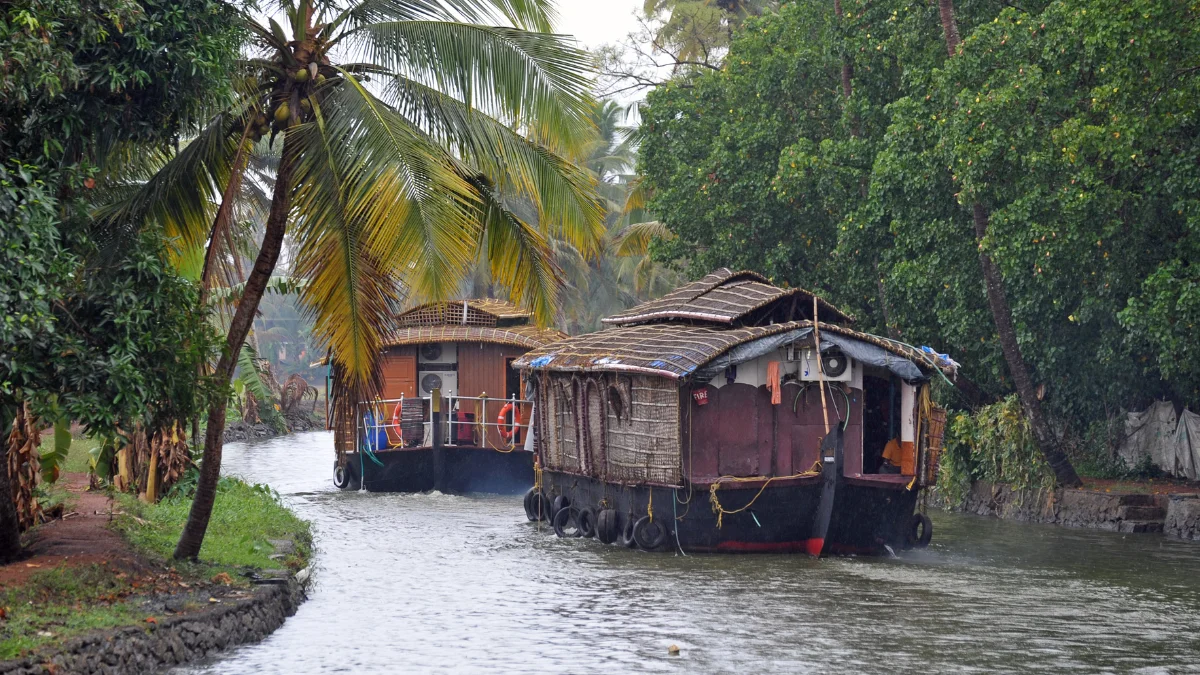 Houseboats in India
