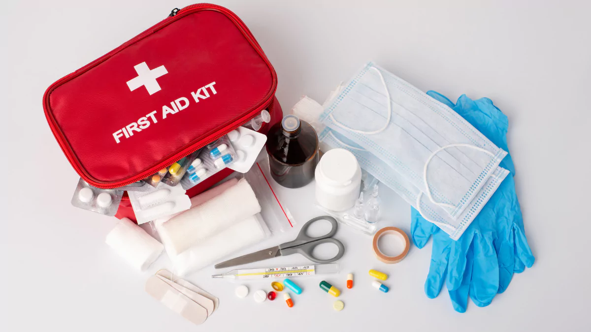 first aid kit 65f040e525045
